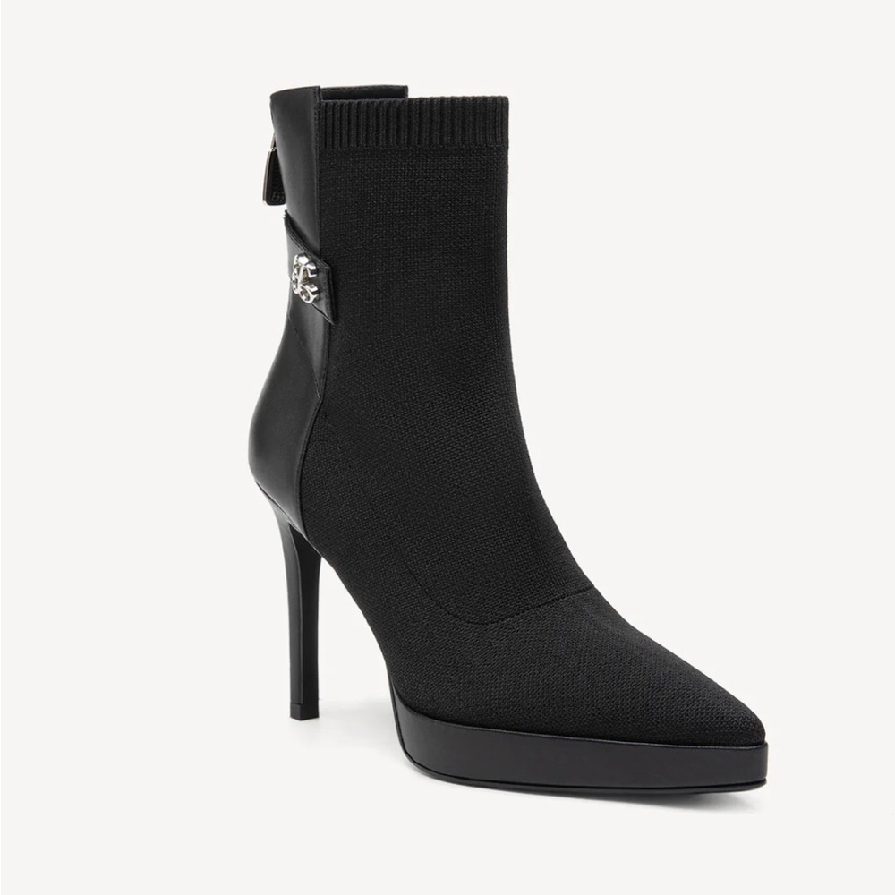 Cosy Island Pointed Knit Platform Ankle Bootie - Black.  Very comfortable